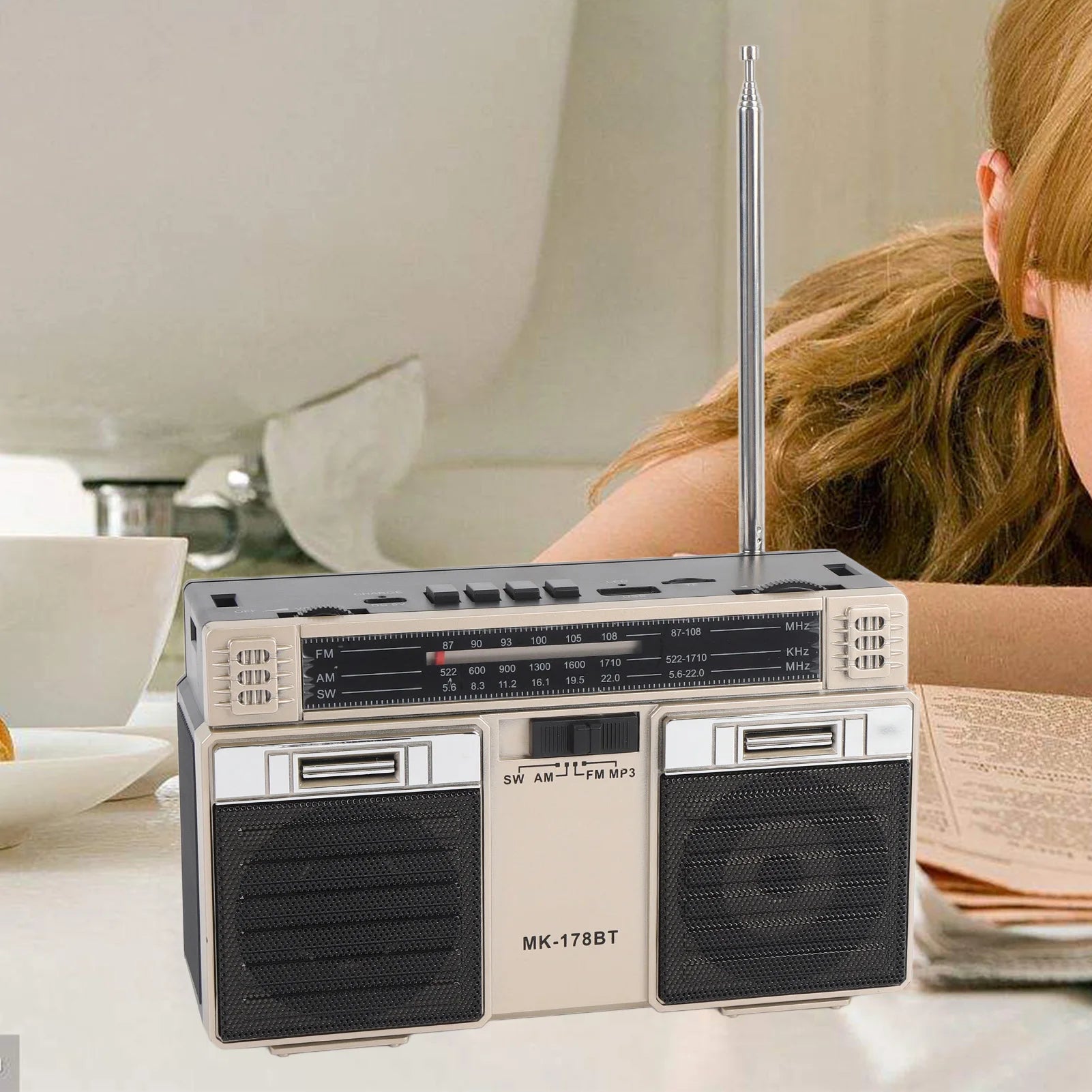 Retro-Design Radio mit Bluetooth & integriertem Akku –