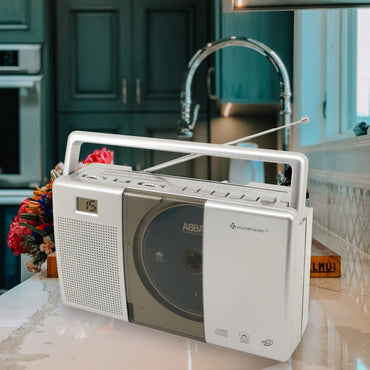 soundmaster rcd1185 ukw kofferradio mit cd mp3 spieler und horbuchfunktion – Seitenansicht – Produktbild von Soundmaxx Online